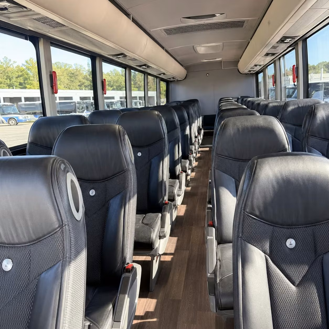 charter bus rentals for large concert groups across the dfw metroplex